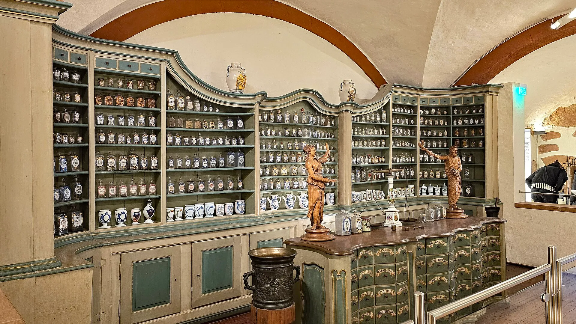 Barocke Offizin aus Schwarzach im Deutschen Apotheken-Museum